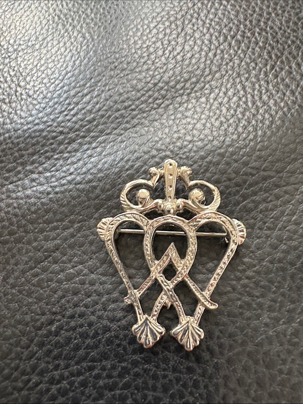 Lukenbooth Brooch 2 Hearts Beneath A Crown Love Loyalty Gentle Protection